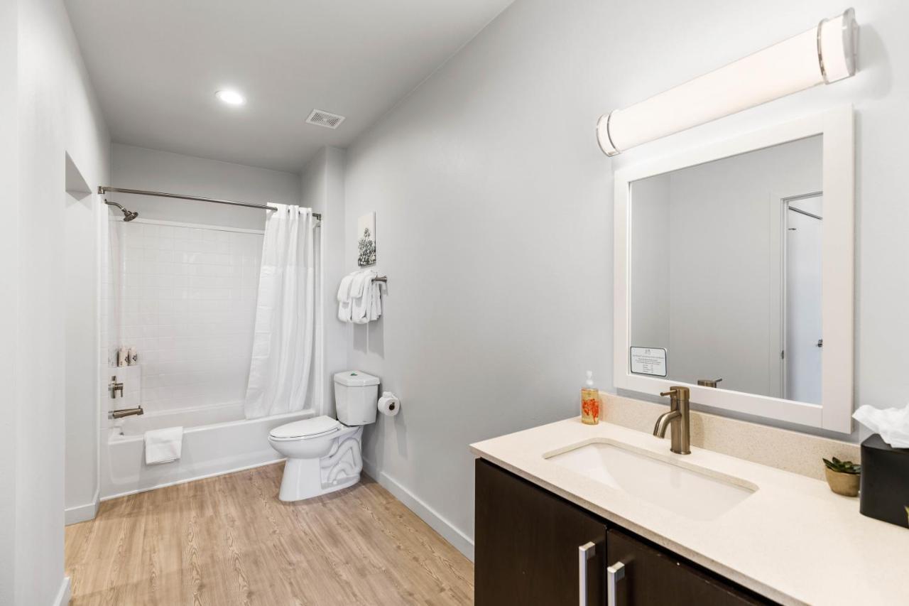 Flatz432 Apartments By Barsala Midland Extérieur photo